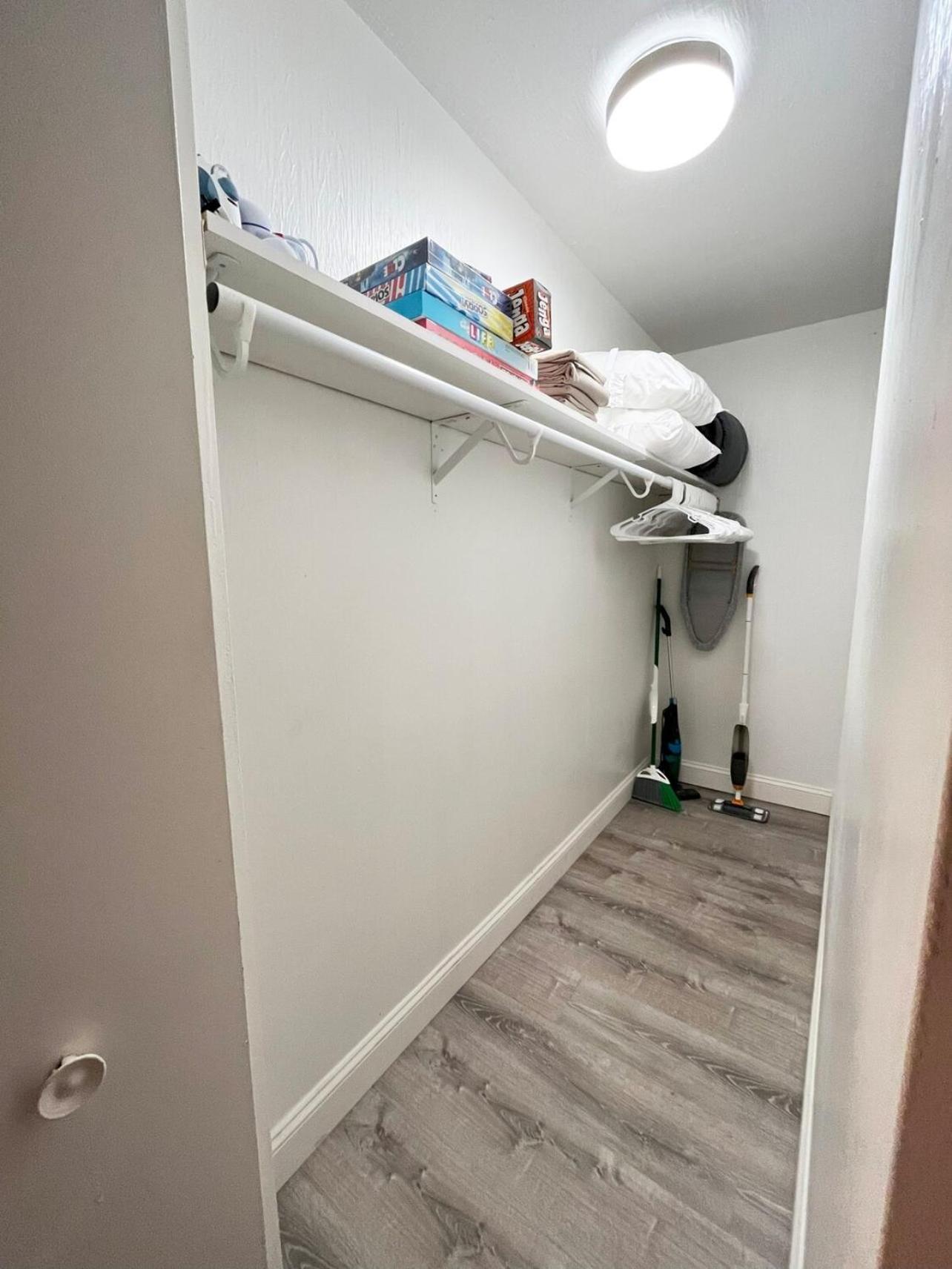 Apartamento Local Modern Getaway - Ground Floor Cleveland Exterior foto